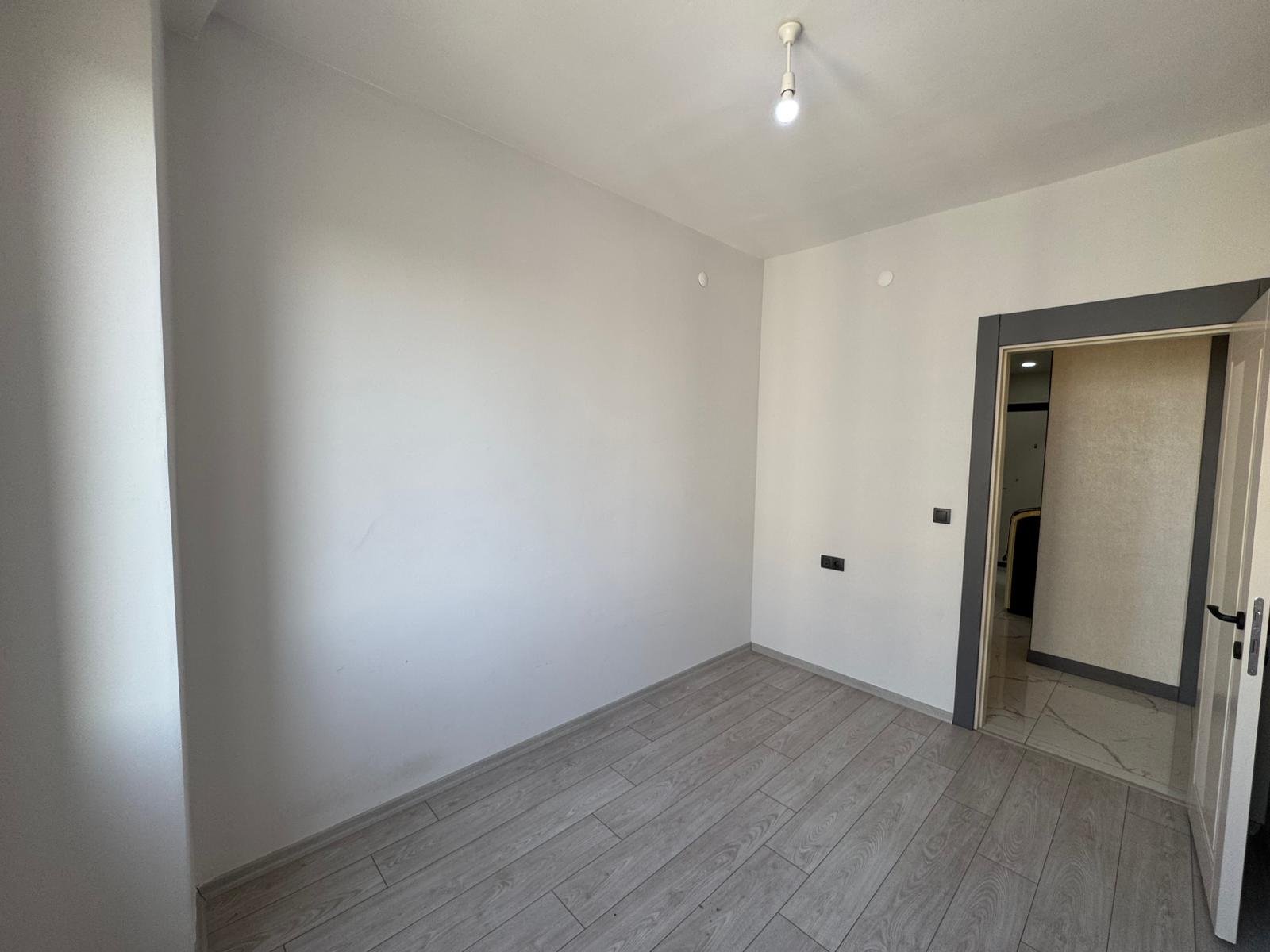 ÜÇKUYULAR TARHAN ASMİRDE 2.5+1 SATILIK LÜX DAİRE 