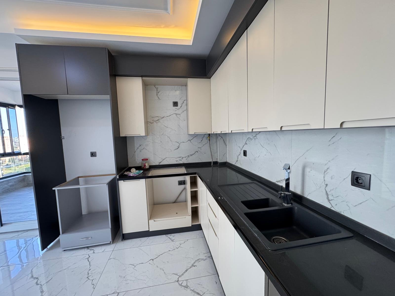 ÜÇKUYULAR TARHAN ASMİRDE 2.5+1 SATILIK LÜX DAİRE 