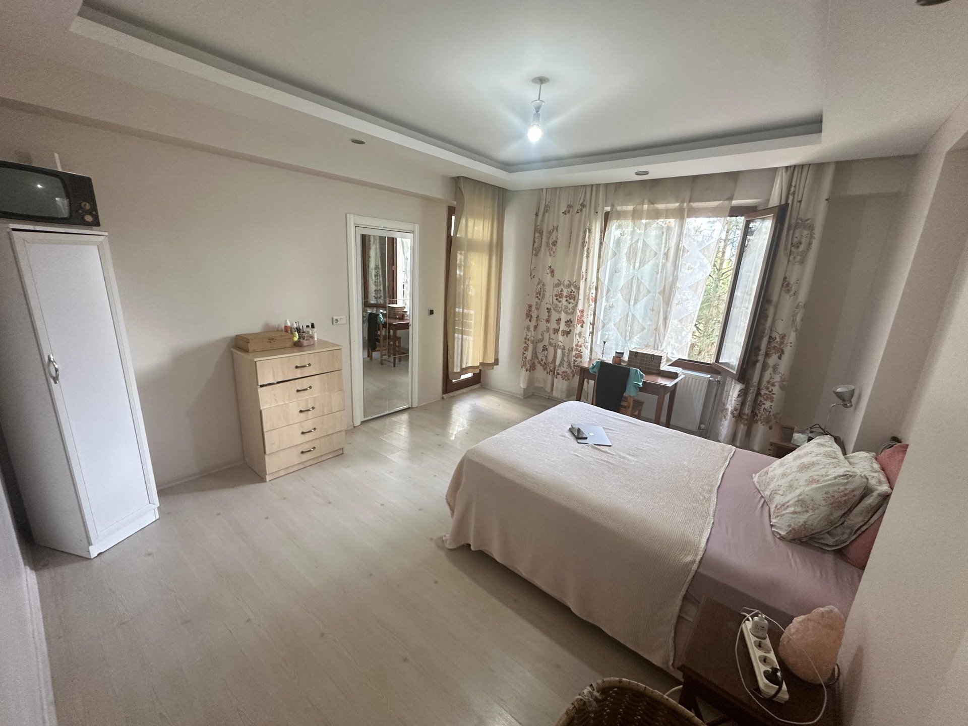 KAYAPINAR 75 CADDE HARİKA KONUMDA SATILIK DAİRE