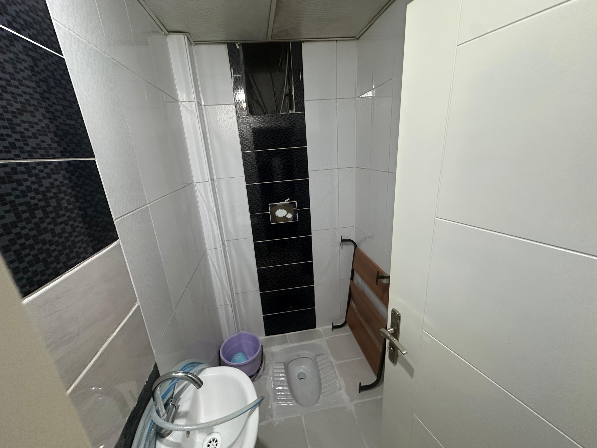 KAYAPINAR 75 CADDE HARİKA KONUMDA SATILIK DAİRE