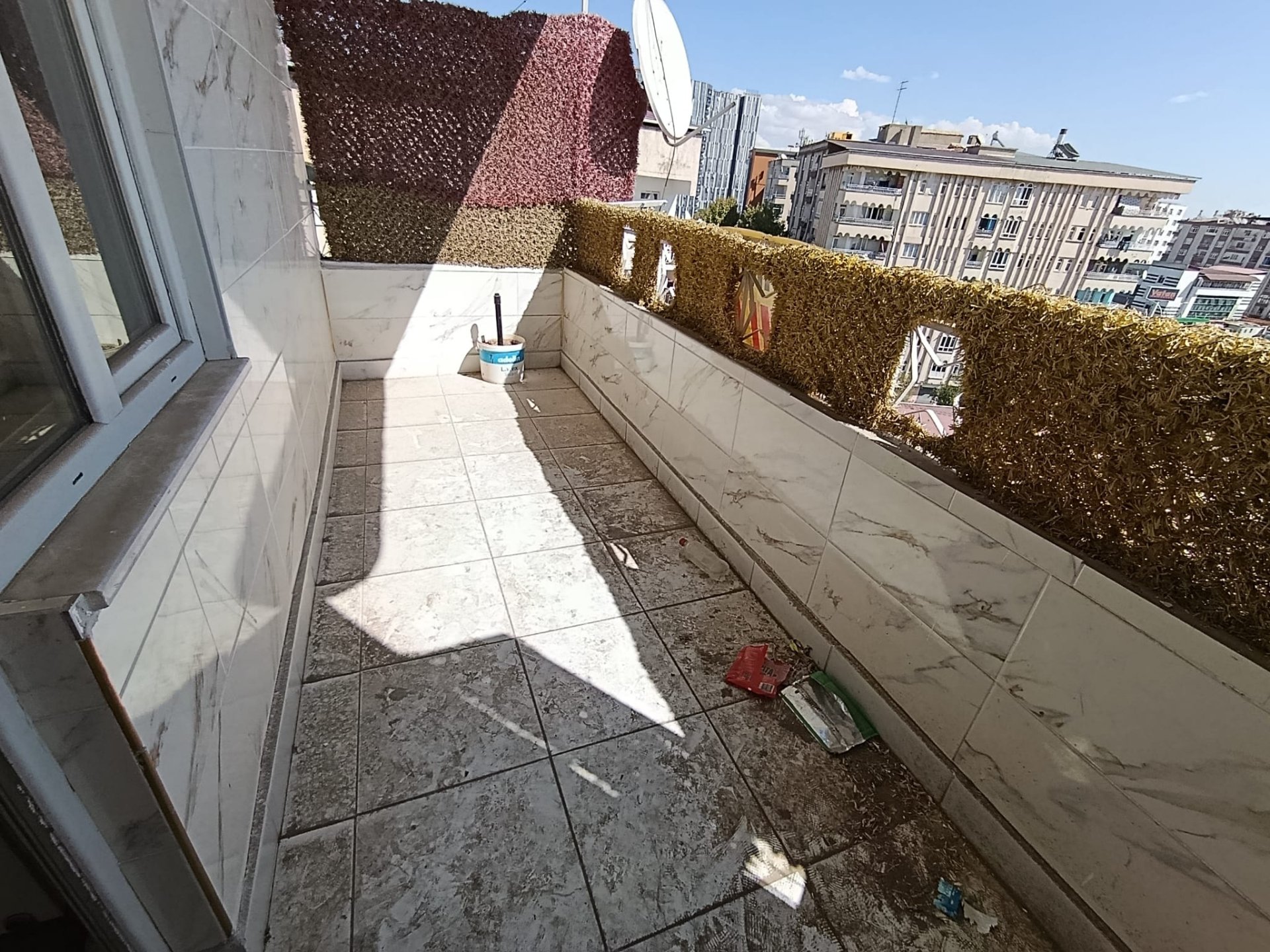 NİNOVA KARŞISINDA SATILIK MASRAFSIZ 3+1 DAİRE