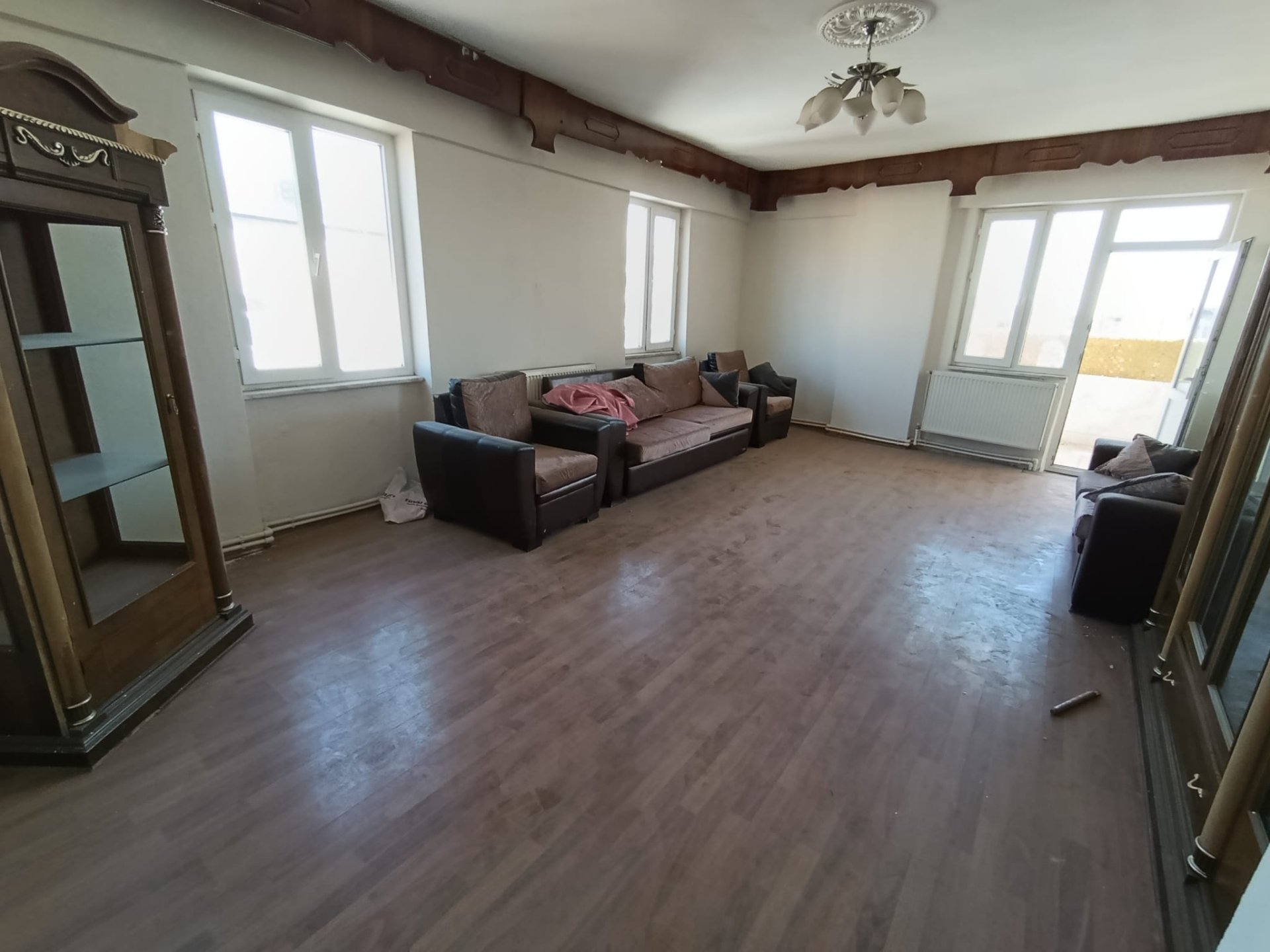 NİNOVA KARŞISINDA SATILIK MASRAFSIZ 3+1 DAİRE