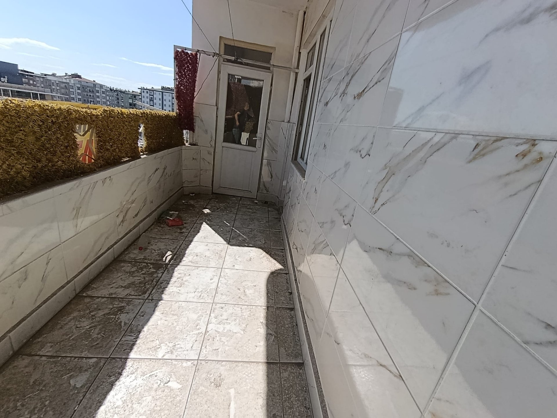 NİNOVA KARŞISINDA SATILIK MASRAFSIZ 3+1 DAİRE