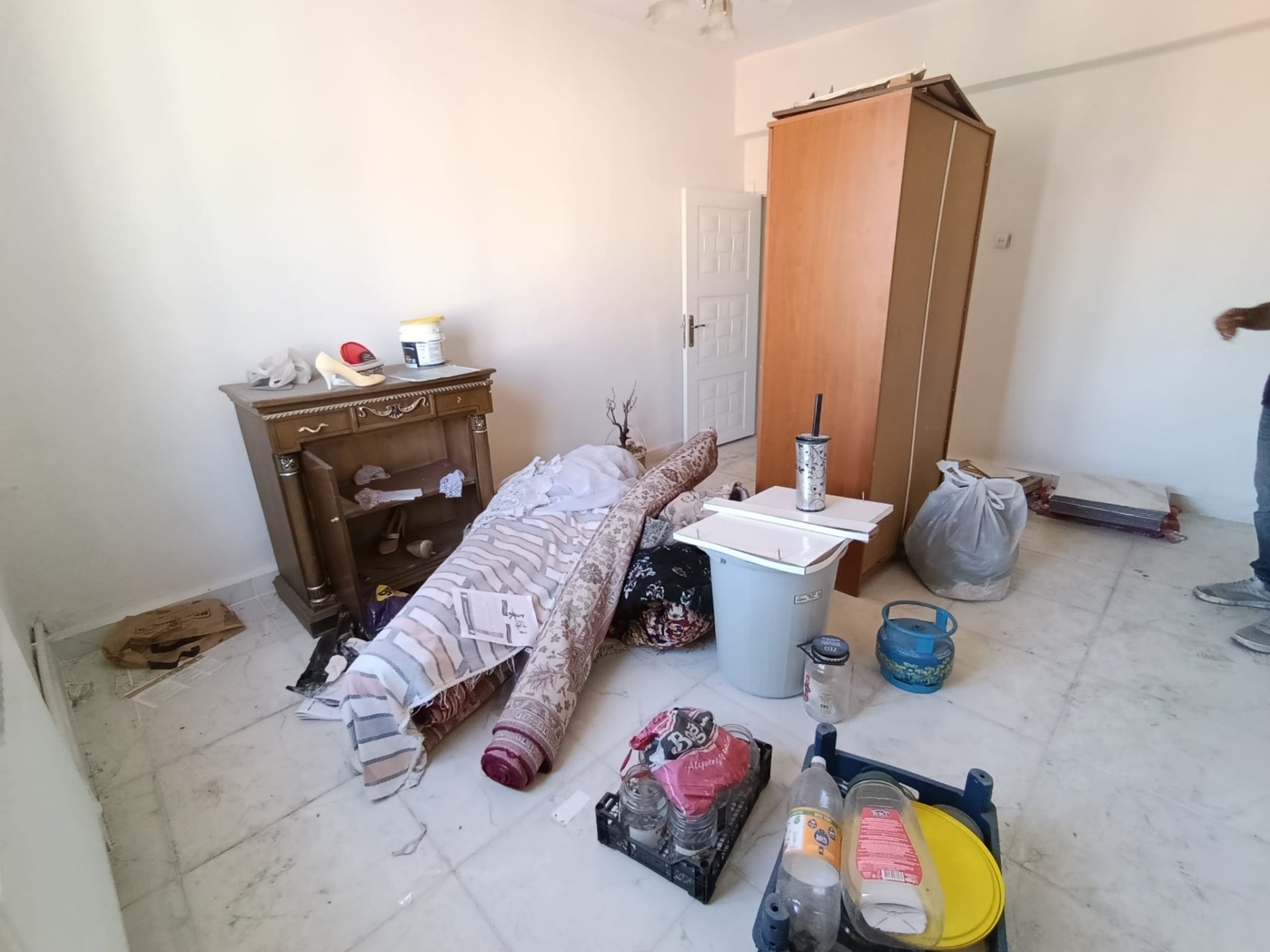 NİNOVA KARŞISINDA SATILIK MASRAFSIZ 3+1 DAİRE