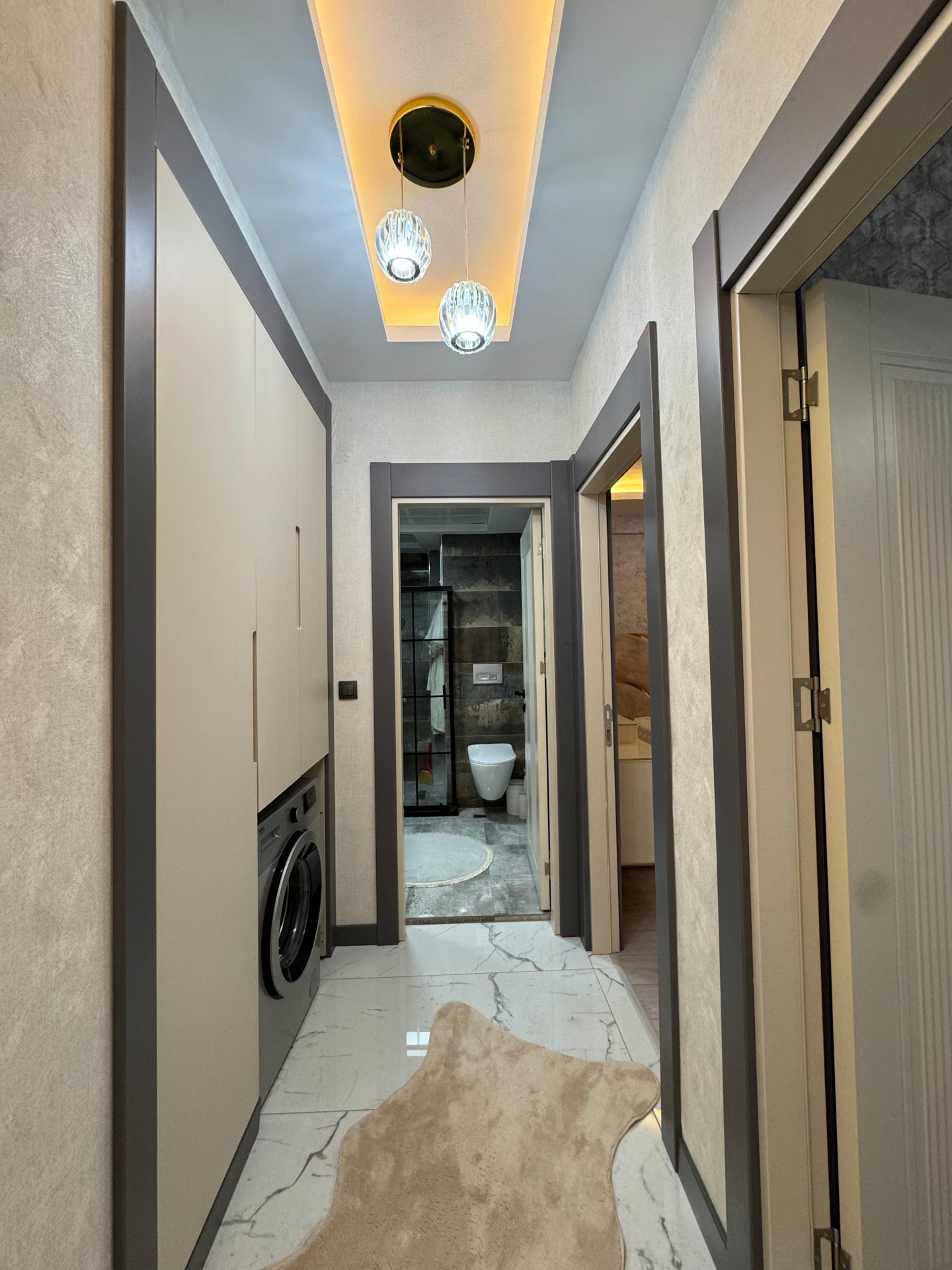 ÜÇKUYULAR'DA 2.5+1 100MT2 LÜX DAİRE
