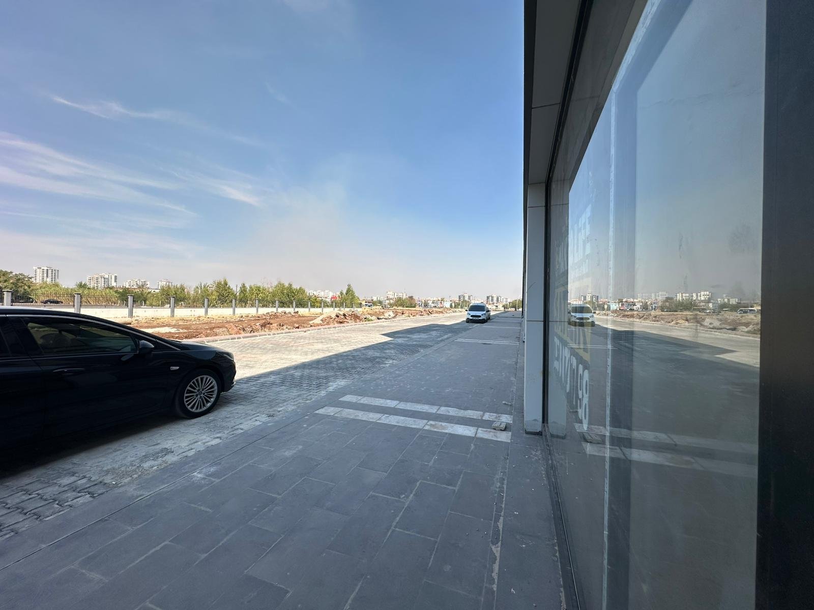 ARAŞTIRMA HASTANESİ YANINDA AY YAPI OFFICE ALTINDA SATILIK YATIRIMLIK DÜKKAN!
