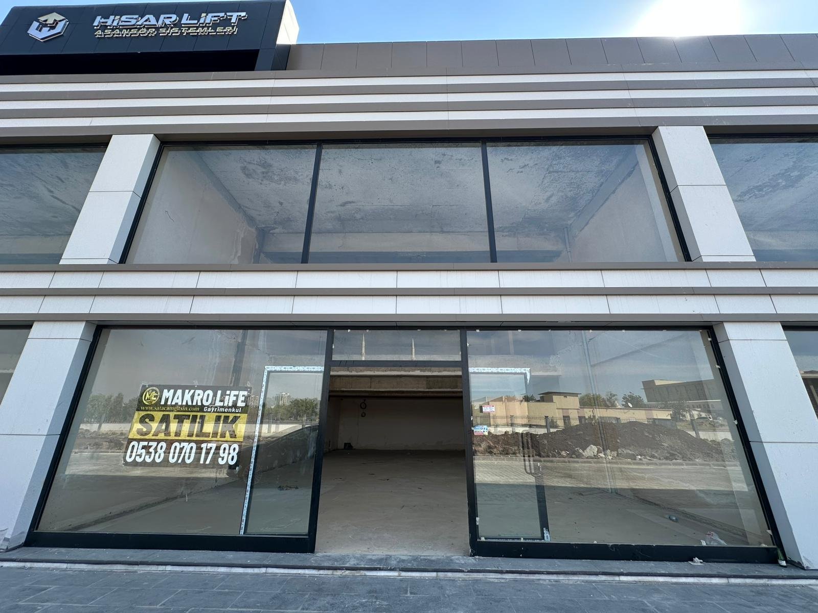 ARAŞTIRMA HASTANESİ YANINDA AY YAPI OFFICE ALTINDA SATILIK YATIRIMLIK DÜKKAN!
