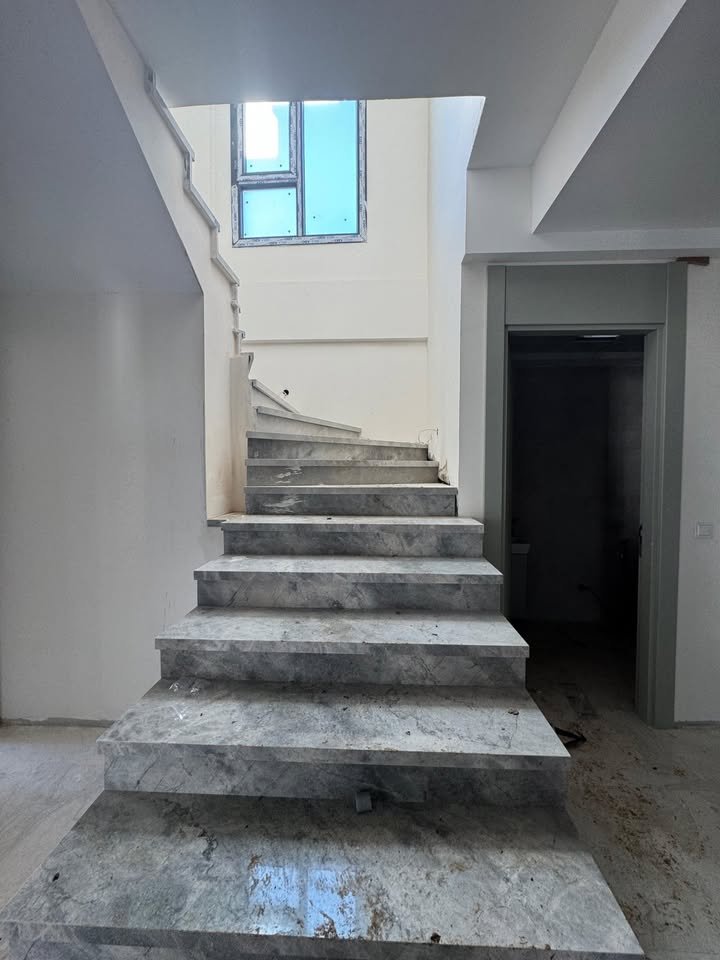 ALTINDAĞ KARŞISI 5K'DA 5+1 242M2 DUBLEKS TAŞINMAYA HAZIR VİLLA