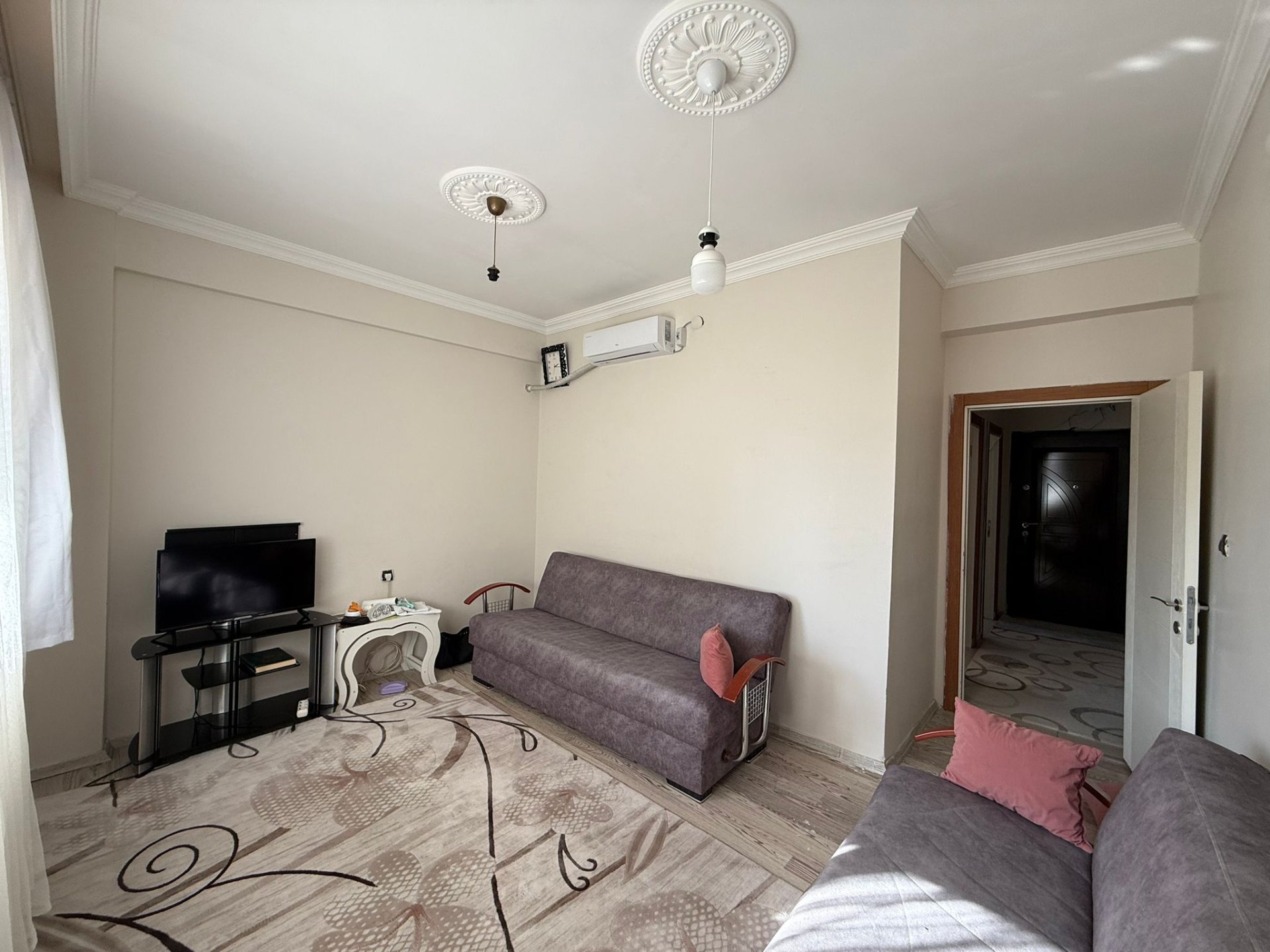 BAĞCILAR DEMETEVLER CİVARI 2+1 SATILIK DAİRE