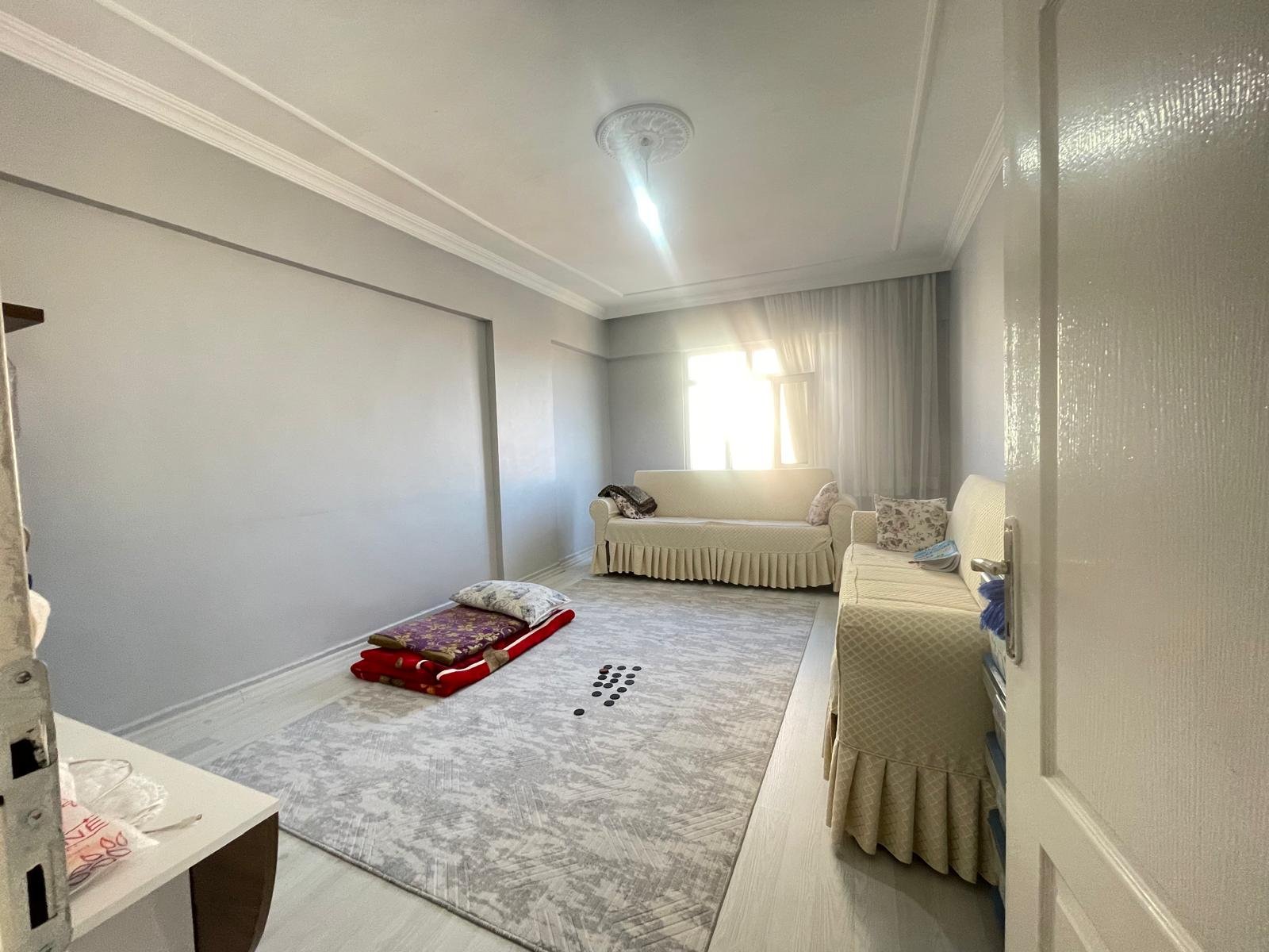 BAĞLAR ÇARŞAMBA PAZARINDA SATILIK 2+1 DAİRE